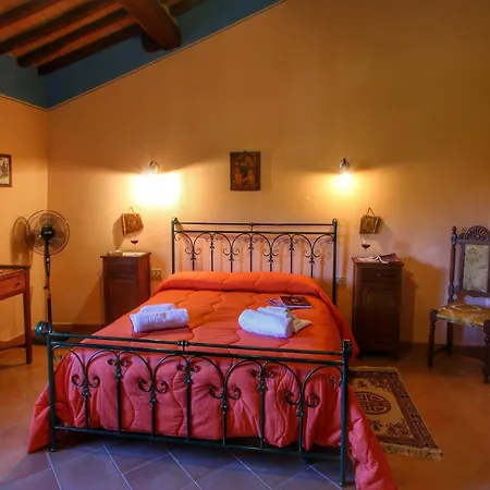 Сasa de vacaciones Attractive In Montalcino With Terrace