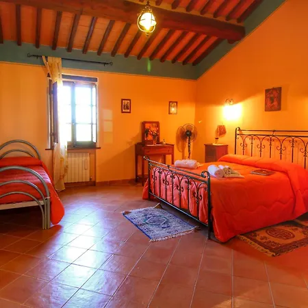 Сasa de vacaciones Attractive In Montalcino With Terrace *