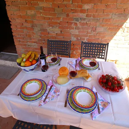 Сasa de vacaciones Attractive In Montalcino With Terrace